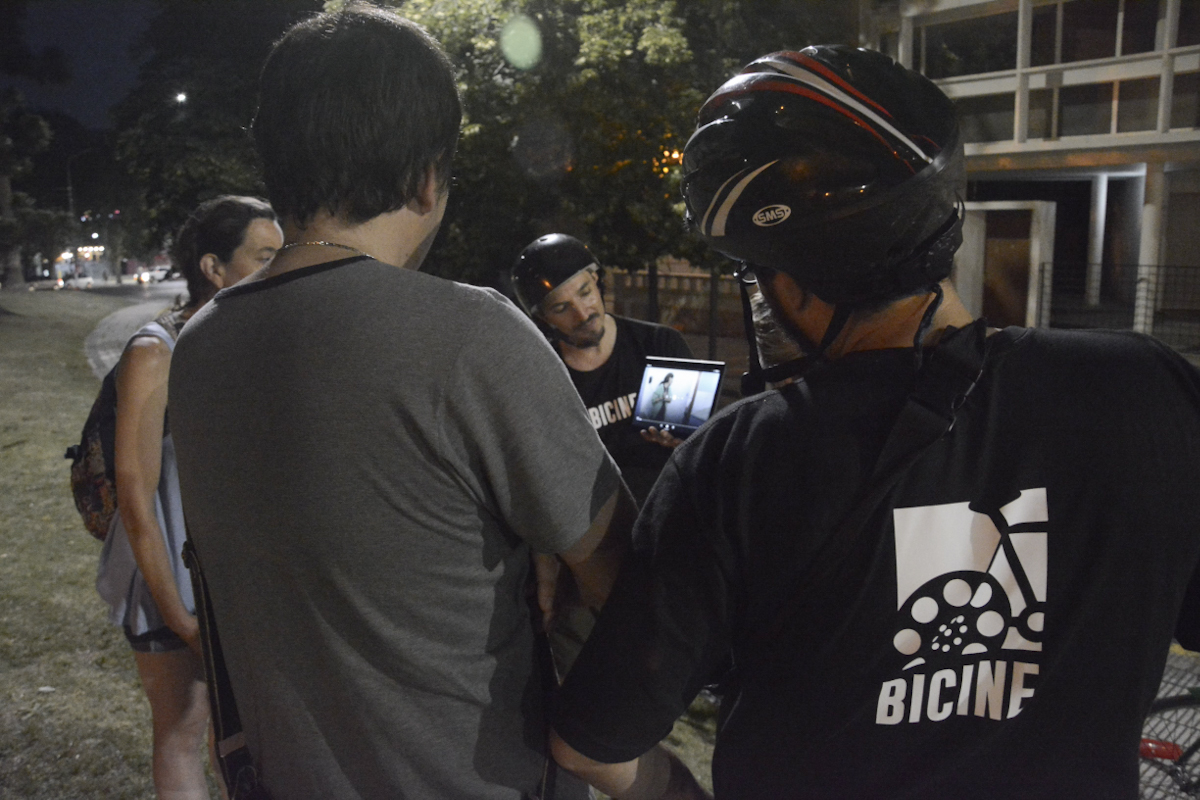 Bicine: cicloturismo cinéfilo en La Plata