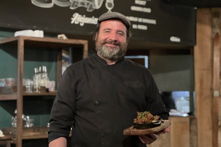 Patagonia City Bell: Toto Liera inauguró el Ciclo de Cocineros Invitados