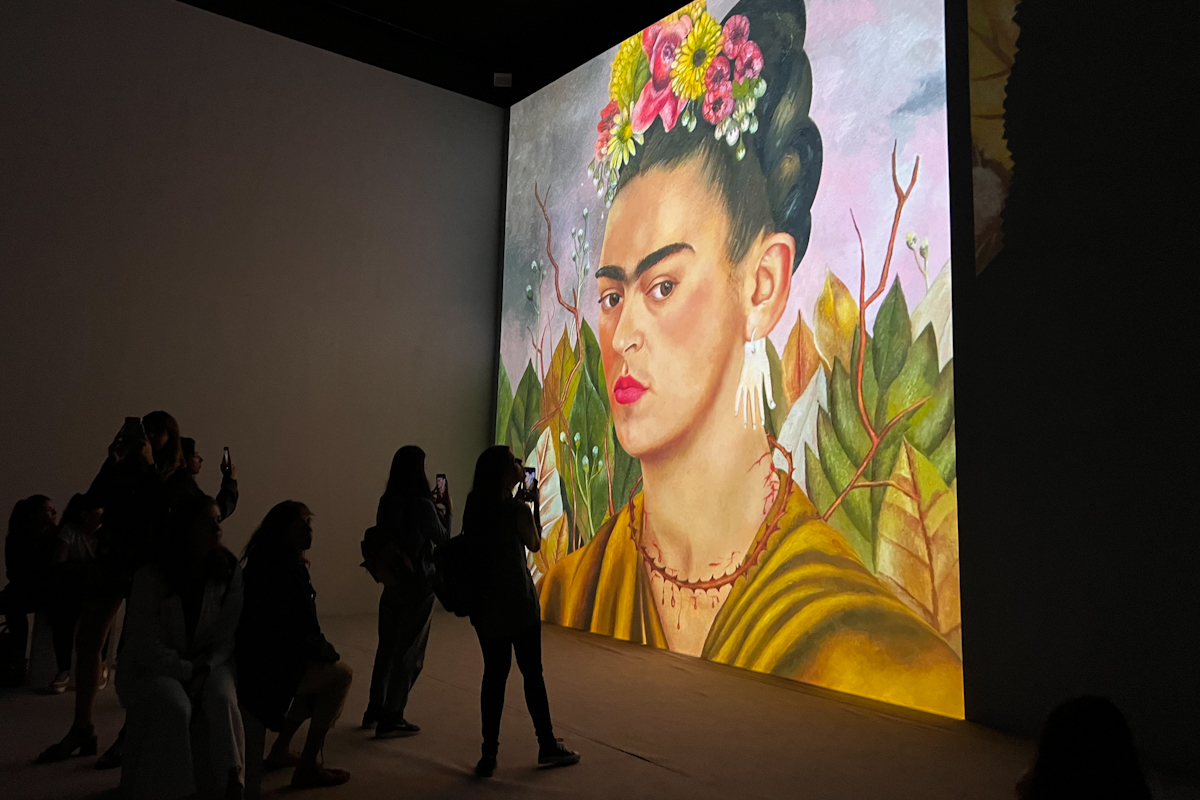 Así es la muestra inmersiva de Frida Kahlo en Buenos Aires