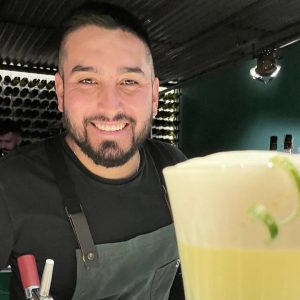 Nico Erazun en España: la coctelería como puente con La Plata