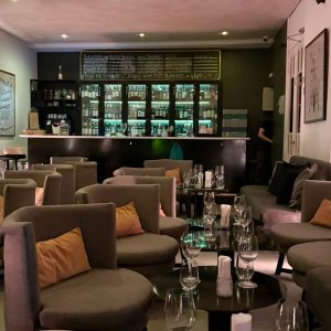 OVERO: el bar que sorprende con su cocina, su acústica y su club de vinos en Palermo