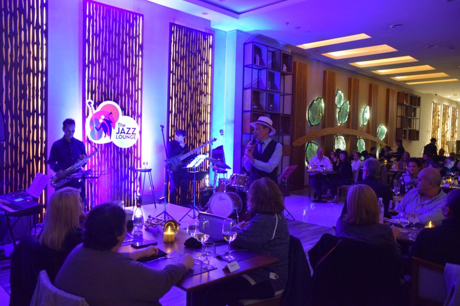 The Jazz Lounge: cena y música en vivo en el Land Plaza