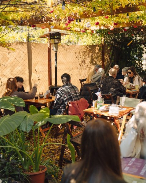 Feria en Volga: gastronomia , vermucitos, emprendedores y música