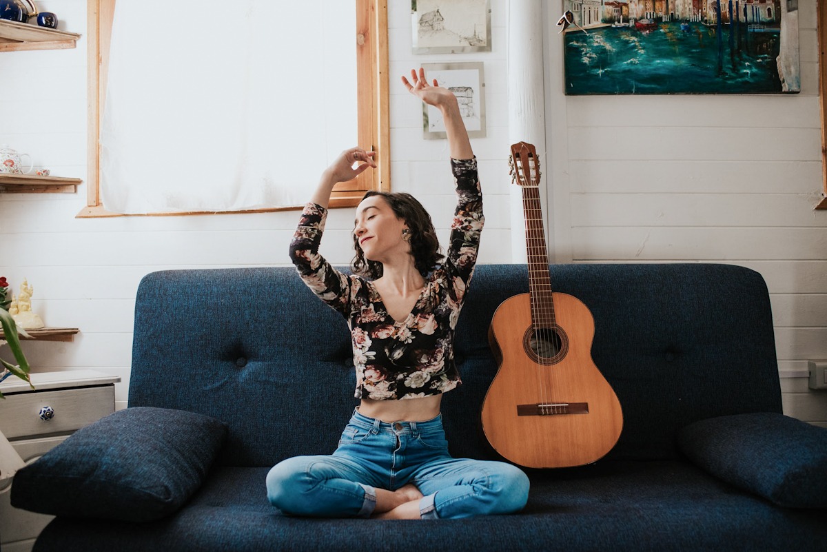 Caro Vitali. Creció en un hogar de padres con pérdida auditiva y encontró en la música un lenguaje propio