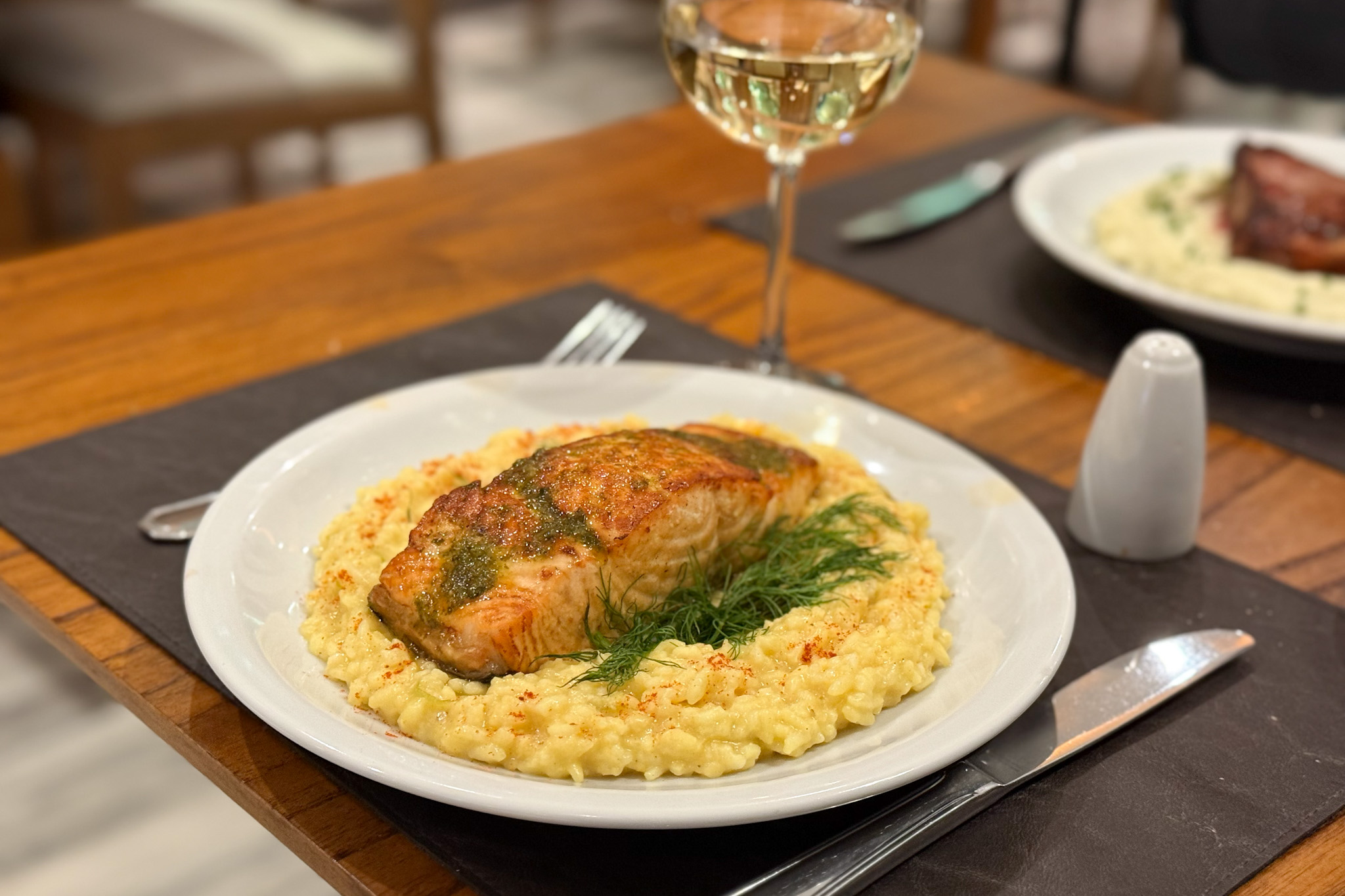 El restaurante del Land Plaza: un espacio con cocina de autor que sorprende