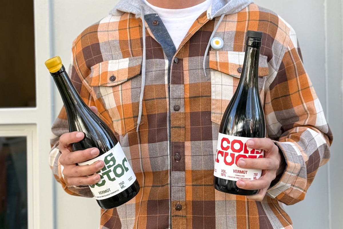 Constructor. El vermut artesanal (hecho en La Plata) inspirado en la profesión de su autor