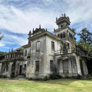 La California Argentina: el castillo de Castelli que propone experiencias turísticas