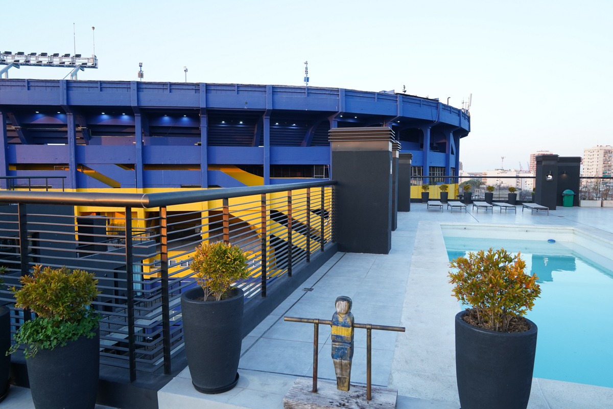 Dormir frente a La Bombonera. Cómo es el nuevo Howard Johnson en La Boca