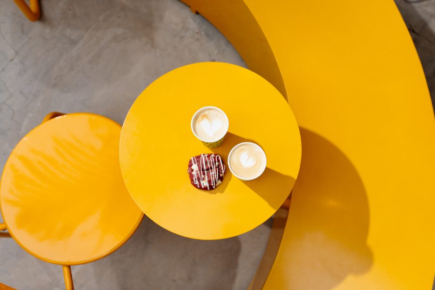 Coco Café: el nuevo espacio que combina moda circular y café de especialidad