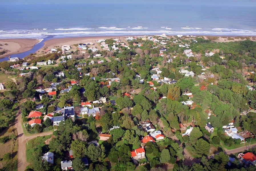 Dunamar: la playa bonaerense poco conocida con un inmenso bosque