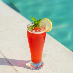 Cócteles en casa: 7 recetas fáciles (con o sin alcohol) para disfrutar en verano