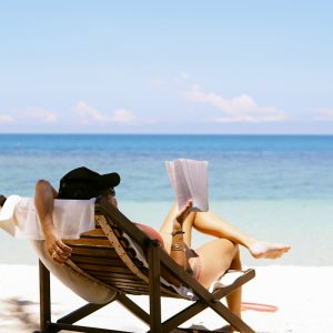 ¿Qué leer este verano? Seis libros de ficción para disfrutar al aire libre