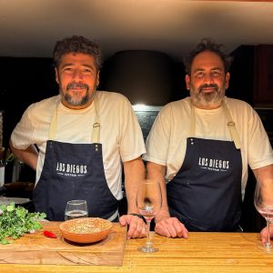 Los Diegos: los cocineros que la rompen con su proyecto itinerante