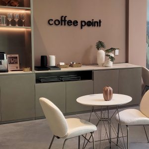 Cafecitos que se montaron en tiendas para reforzar la “experiencia” de marca